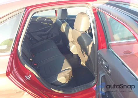 2024 Volkswagen Jetta 1.5T Sel z USA, uszkodzony, nr VIN 3VWGM7BU9RM066680